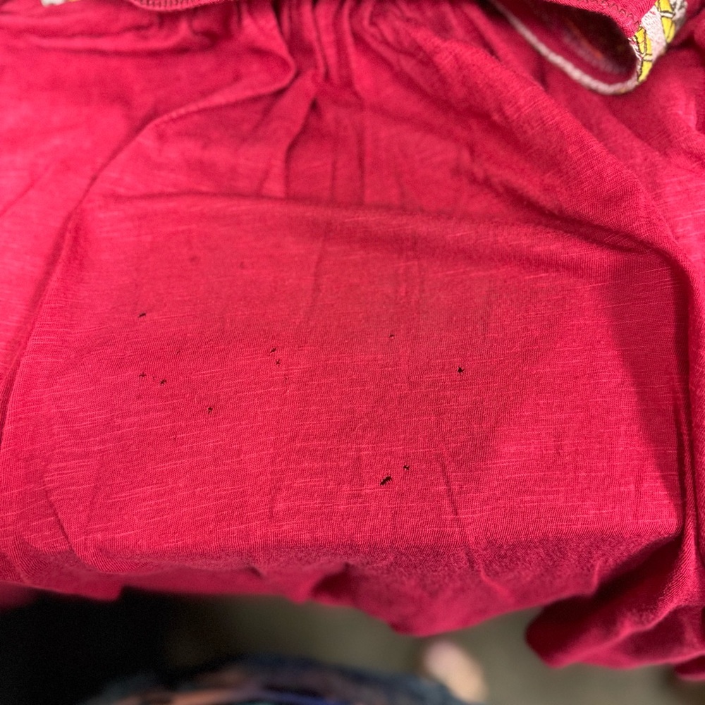 Sundance red with embroidered design. XL blouse - Picture 5 of 8